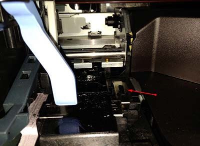 La impresora no puede completar la carga porque no puede detectar el papel